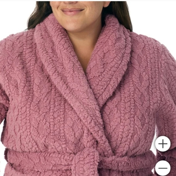 Room Service Robe Cable Textured Jacquard Fabric - Picture 8 of 10